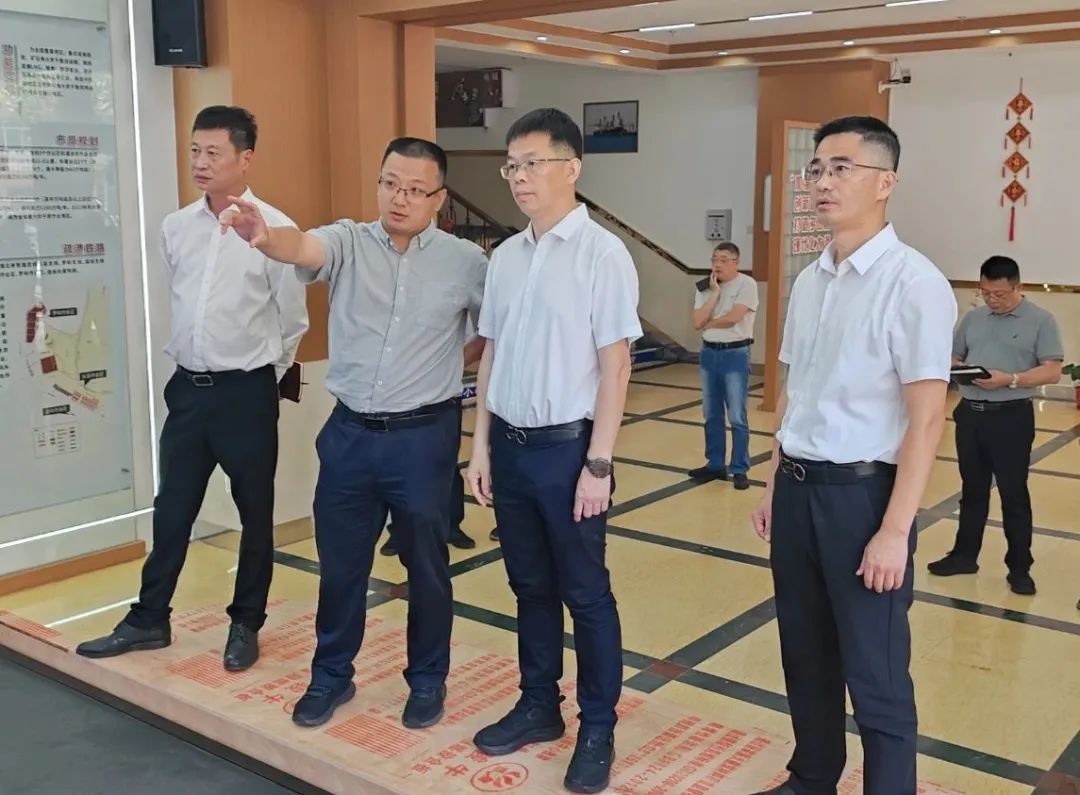 泉港区政府主要领导走访港航管理单位和企业