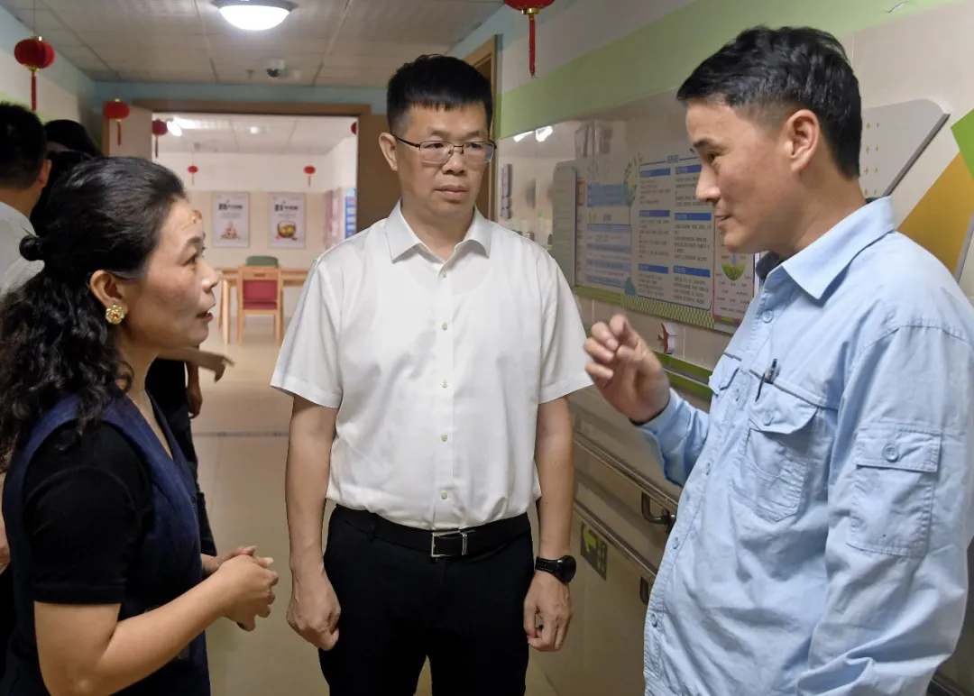 泉港区政府主要领导检查节前安全生产、节日市场供应和食品安全工作
