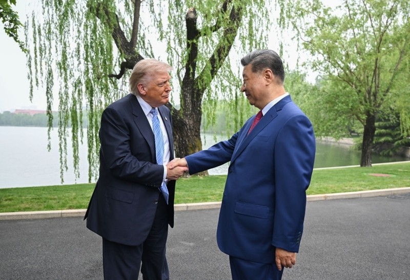 习近平同美国总统特朗普在中南海小范围会晤